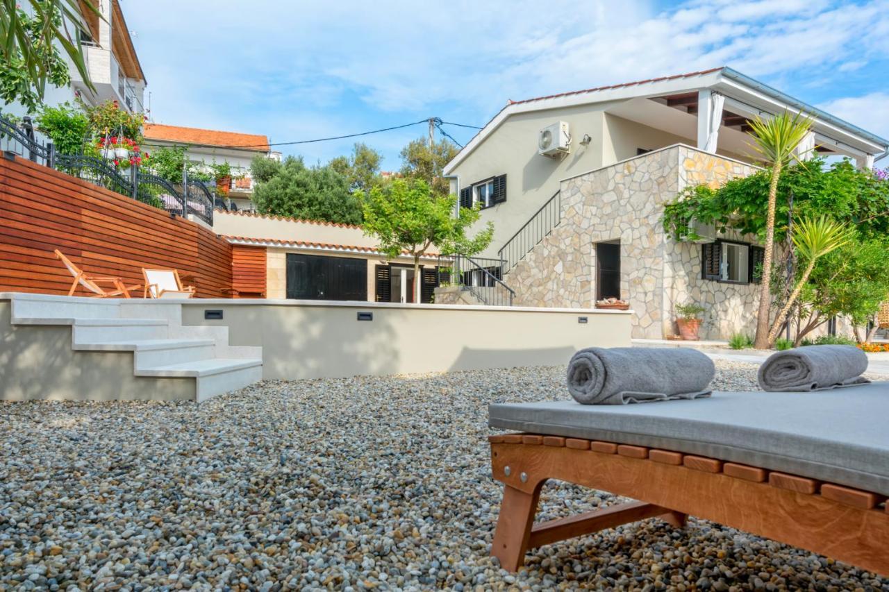Villa Verandah *